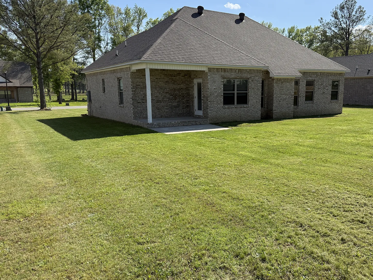 4 bed, 1825 sqft, $1,900 — Photo 2