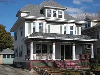 302 Franklin St photo 1