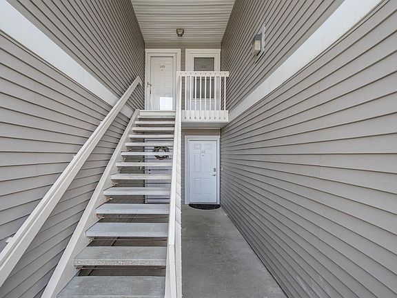 2nd image of 1409 Heatherwood Ln