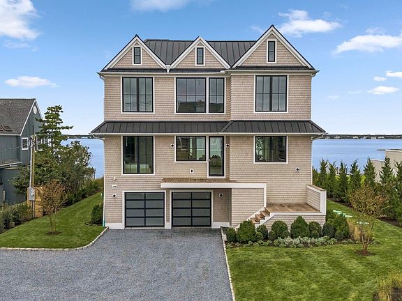 3rd image of 498 Dune Rd