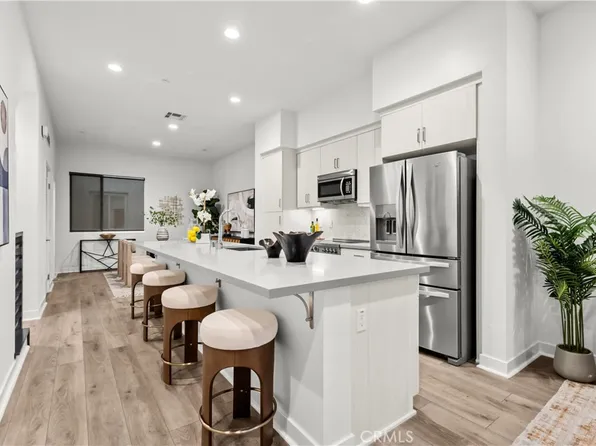 255 Elm Ave, Long Beach, CA 90802