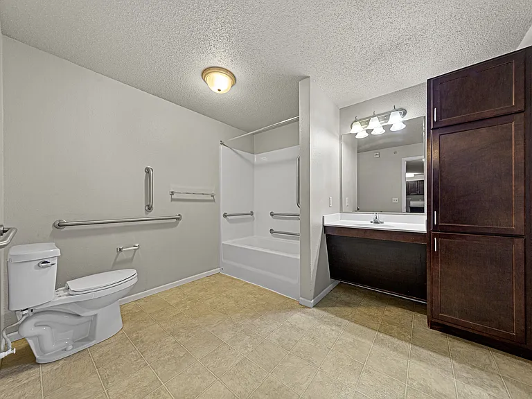 Washington Village East — Photo 20