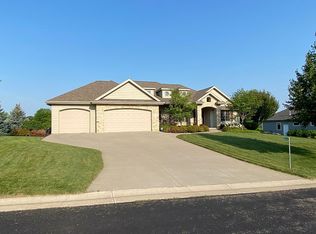 N1534 Stone Bluff Ln, Greenville, WI 54942