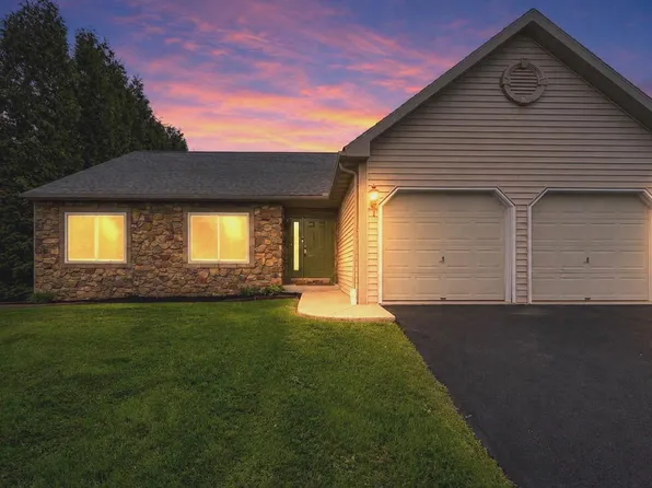 1013 Rosebud St, Reading, PA 19605