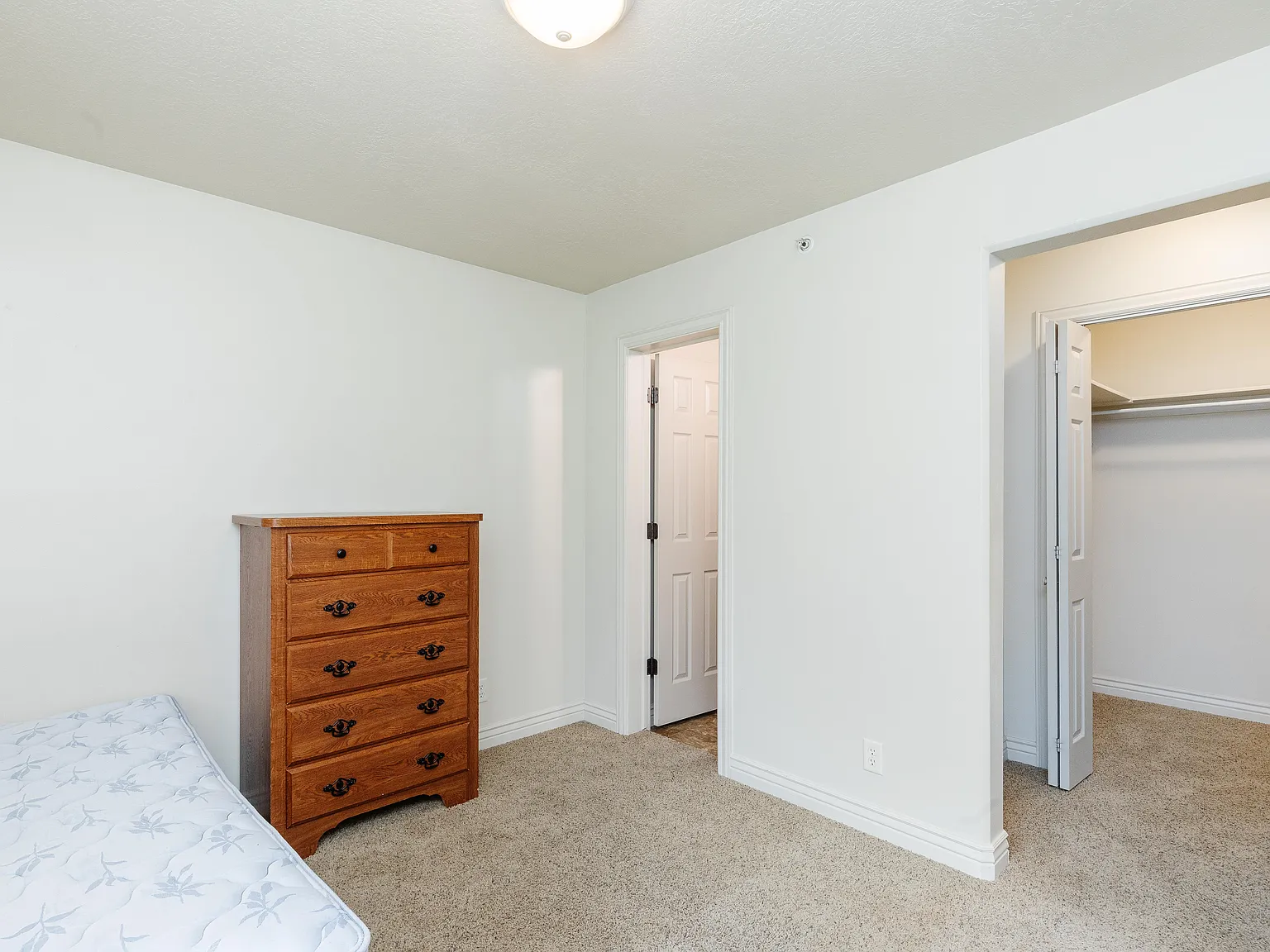 7 bed, $575 — Photo 3