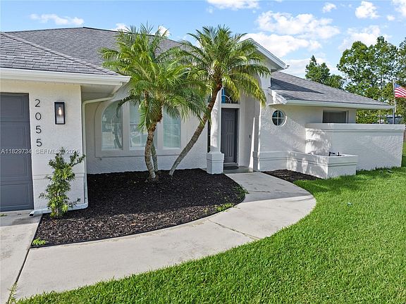 4th image of 2055 SW Aaron Ln