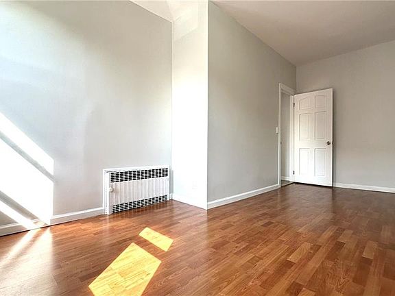 4th image of 2593 Ocean Ave #2A