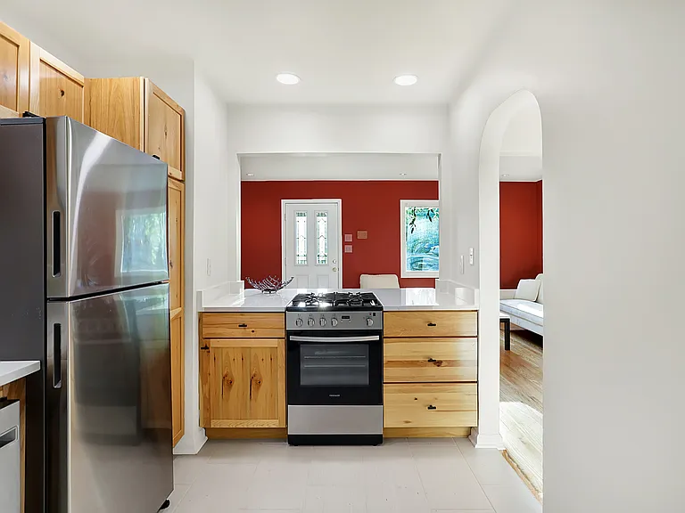 6548 Ferguson St — Photo 14