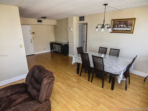 3rd image of 2025 NE 164th St APT 804