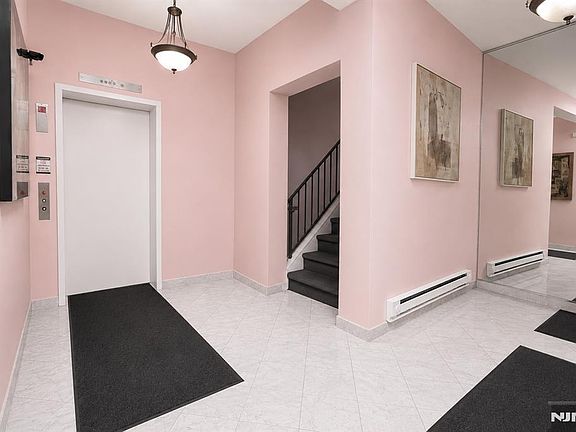 2nd image of 1906 Paterson Plank Rd APT 3A