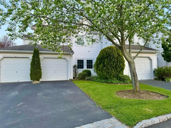 19 Erin Lane, East Setauket, NY 11733