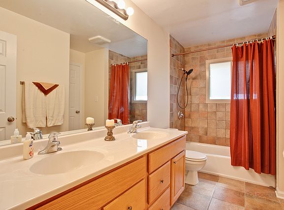 5th image of 899 E Schirra Dr