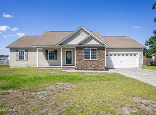 235 Rowland Dr, Richlands, NC 28574