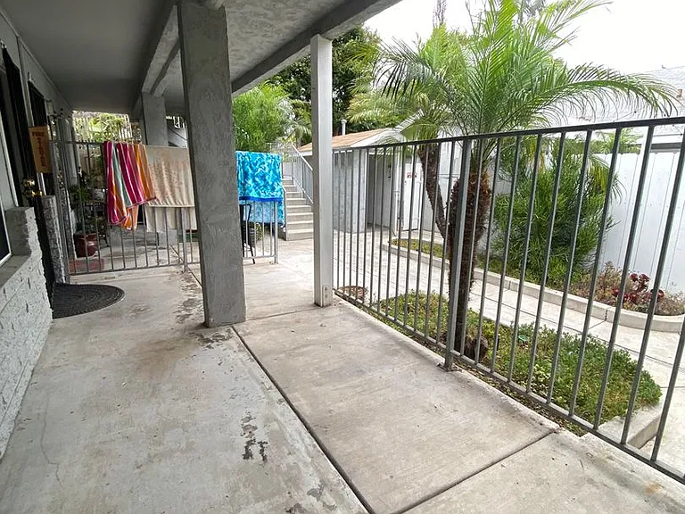 Cozy 2-Bedroom Apartment Just Steps from the Ocean Bluffs! — Photo 20