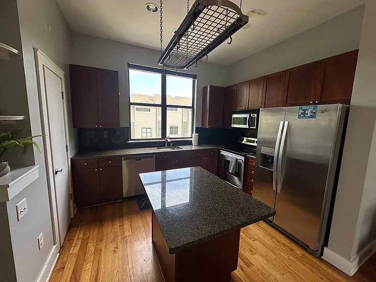 946 E 8th St #946 — Photo 16