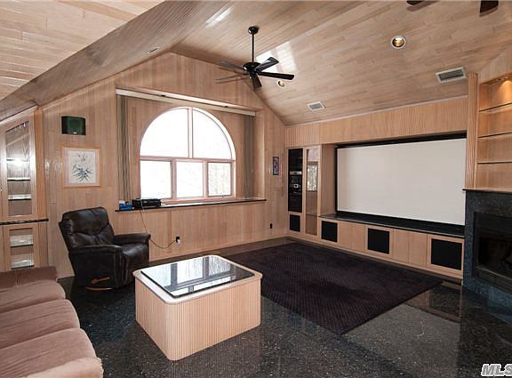 3rd image of 9 Hawkins Dr