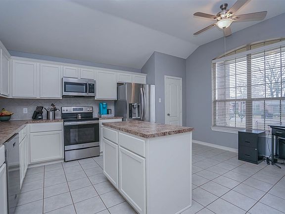 5th image of 2025 Eden Dr