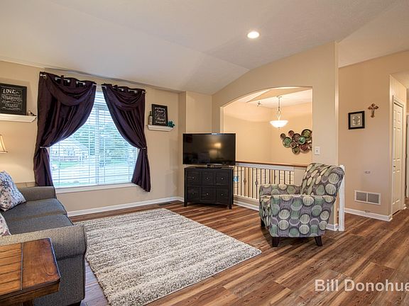 3rd image of 4555 Serry Dr
