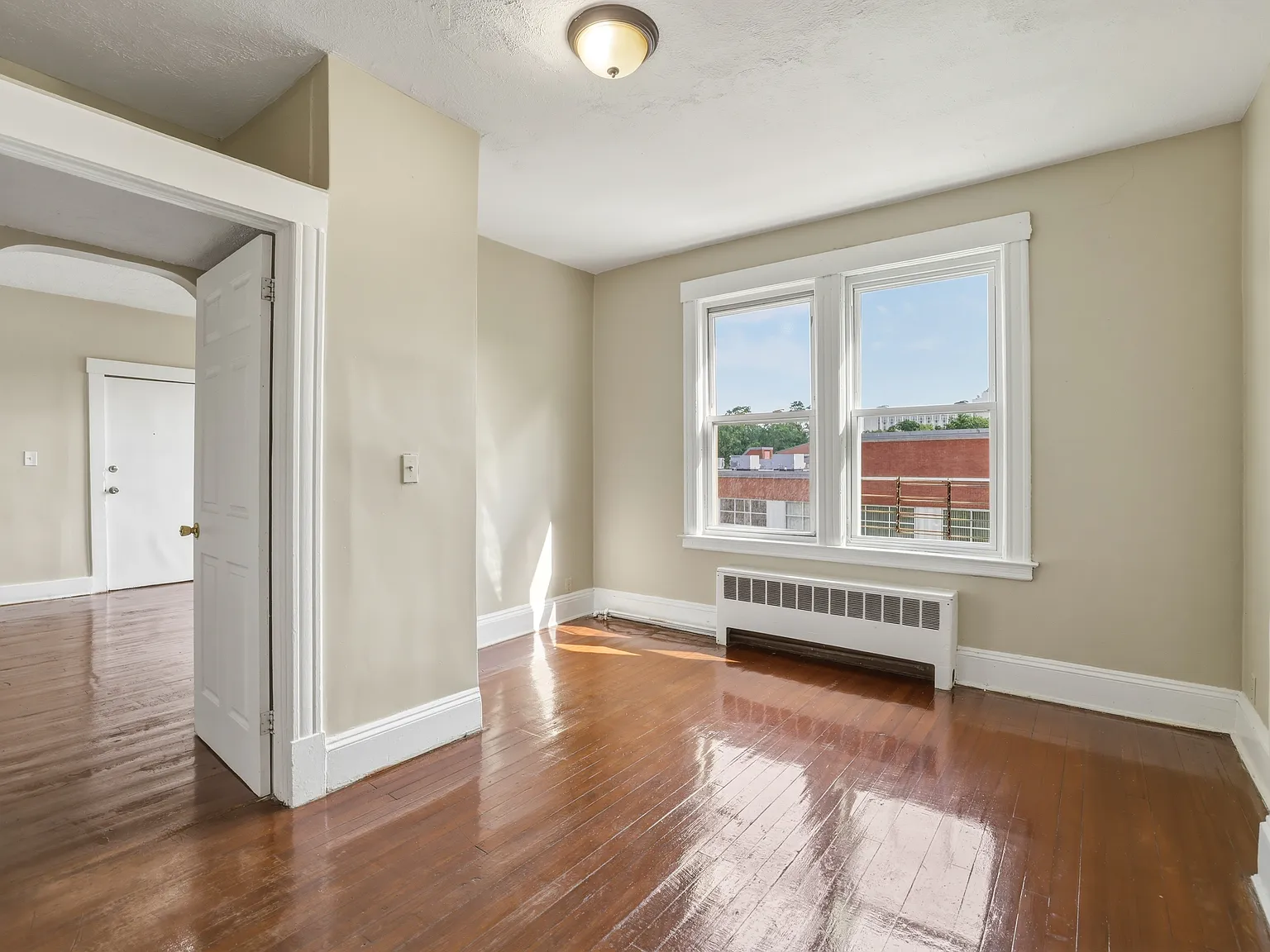 2 bed, 817 sqft, $1,375 — Photo 1