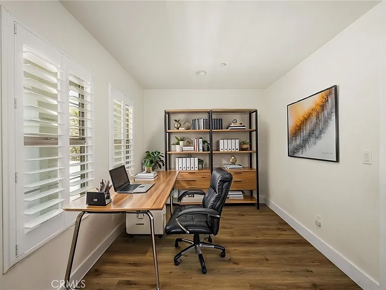 123 E Knox Dr — Photo 14