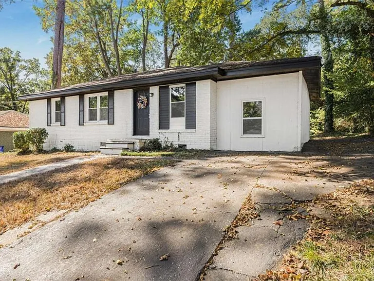2905 Gresham Rd — Photo 6