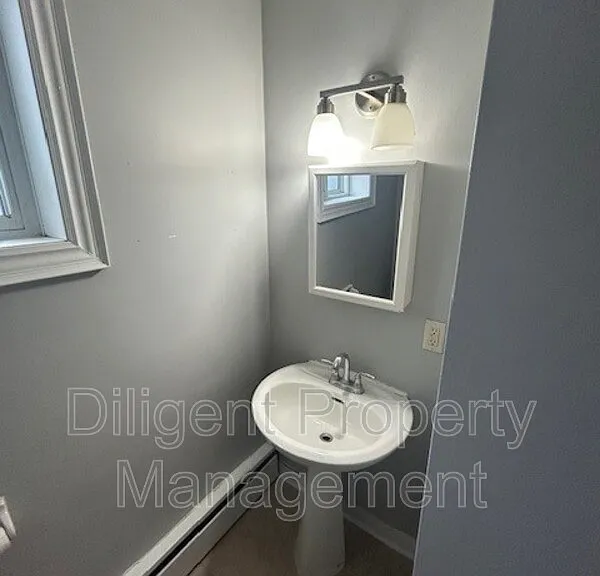 164 Westmount St #1 — Photo 5