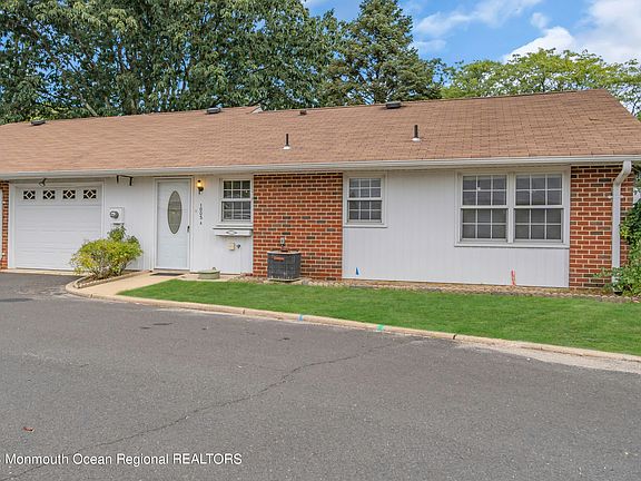 3rd image of 1005 A Aberdeen Drive