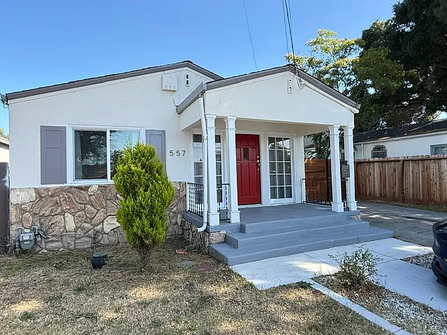 577 Durant Ave — Photo 2