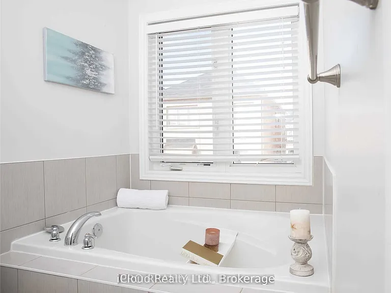 5 Chesterwood Cres — Photo 12