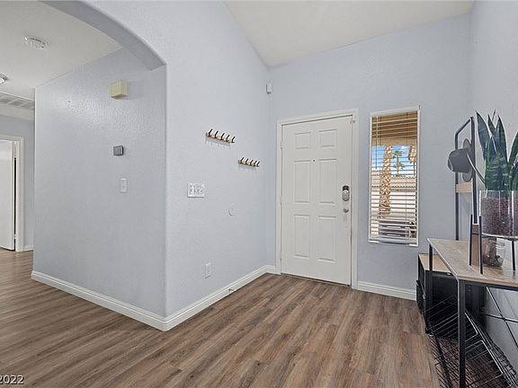 3rd image of 22 Quailbush Dr