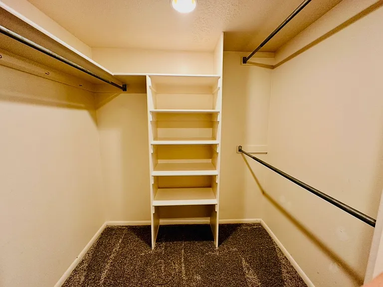 2586 E Woodland Dr #1 — Photo 11