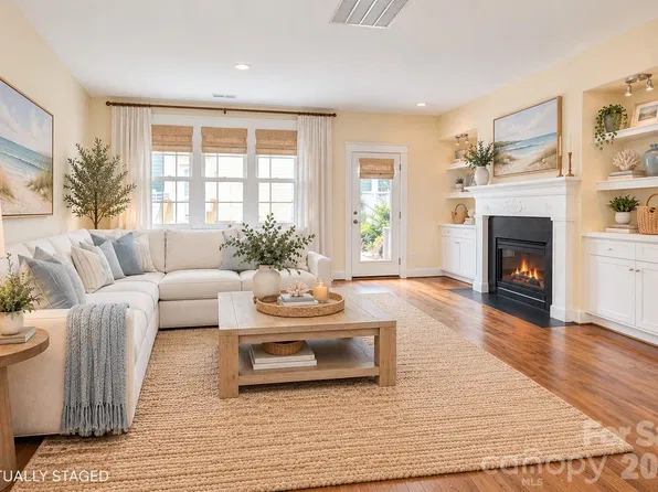 1023 White Point Dr, Huntersville, NC 28078