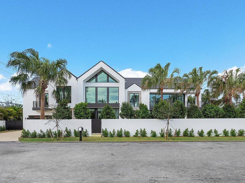 1st image of 504 NE 7th Avenue