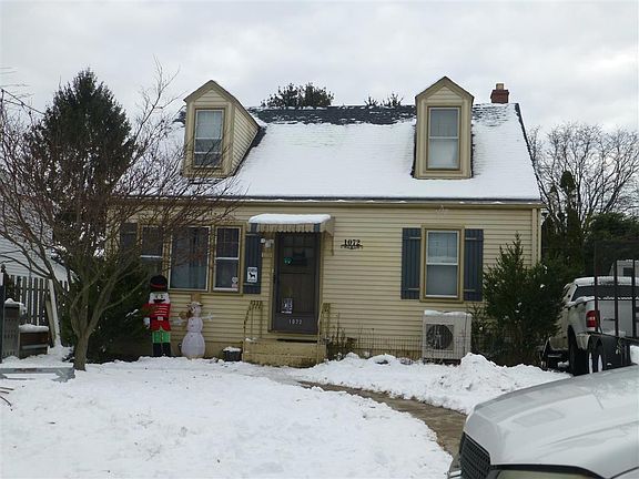 4th image of 1072 N Warren St