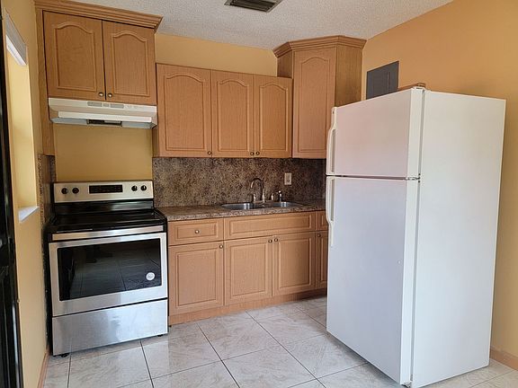 4th image of 535 NW 18th St #A