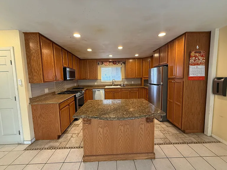 640 Felicita Ave — Photo 10