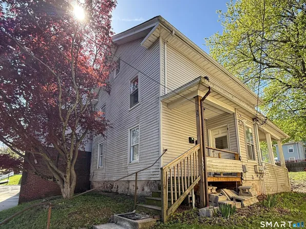 33 Olive St, Meriden, CT 06450