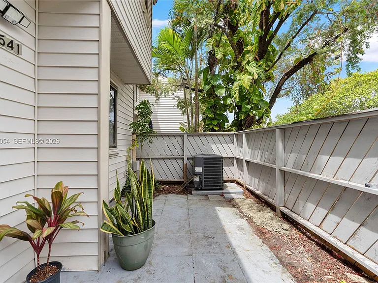 3541 NW 99th Ter #6A — Photo 14