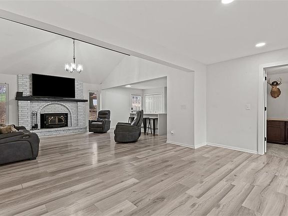 3rd image of 4100 N 109th St