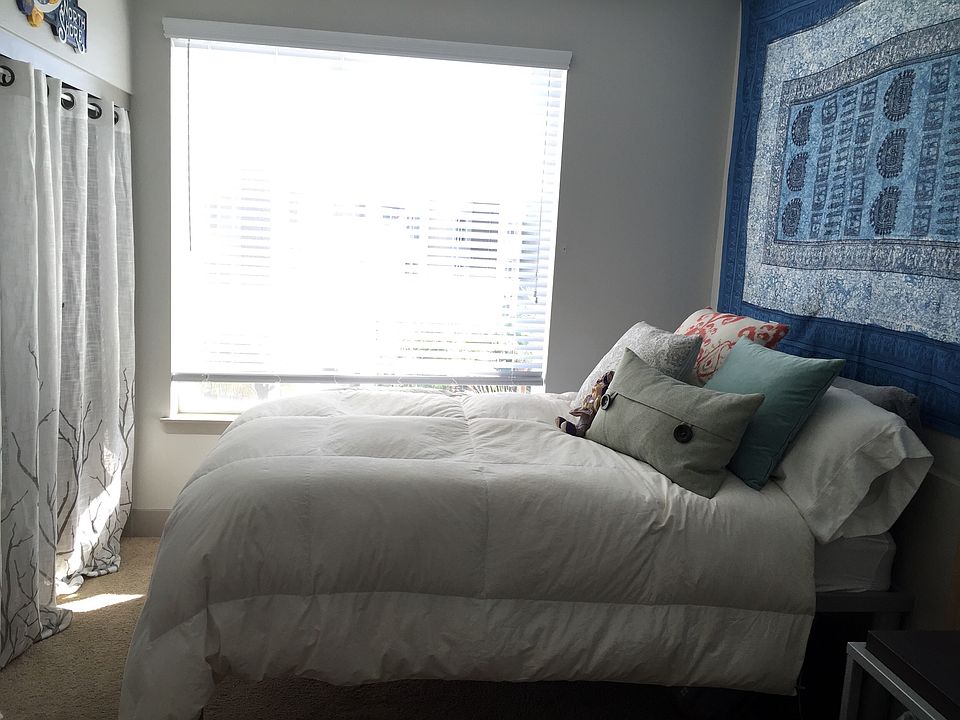 1st image of 4645 63rd St Unit 1464