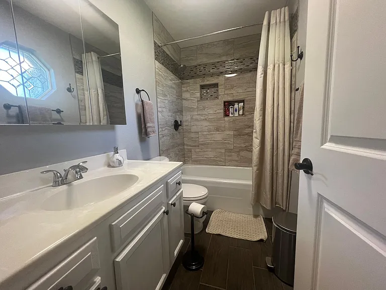2504 Baylor Ave — Photo 43