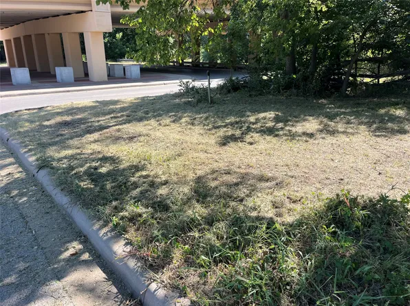105 E Mill St, Weatherford, TX 76086
