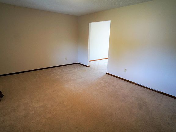 5th image of 6633 Rosetree Dr