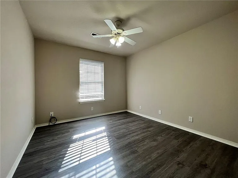 650 Appleridge Dr — Photo 7