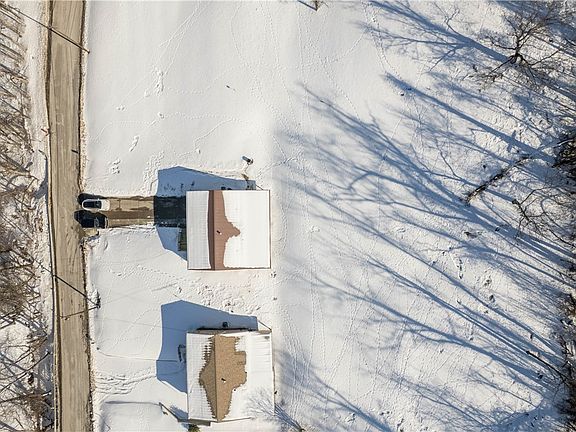 4th image of 260 Twin Bridges Rd