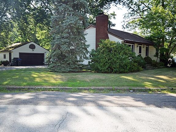 3rd image of 332 Loomis Ave