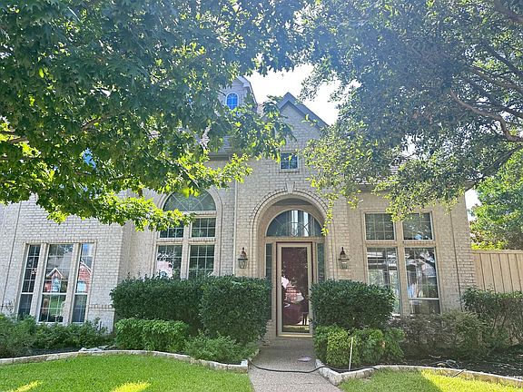 3rd image of 3413 Westfield Dr