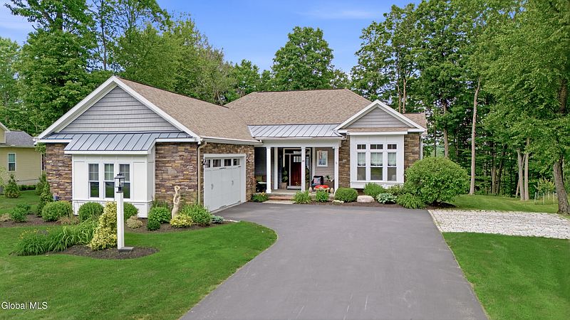 2nd image of 26 Yachtsman Way