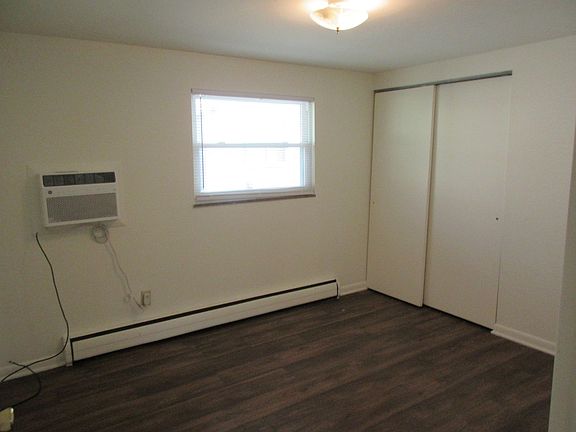 4th image of 1415 23rd St APT 1