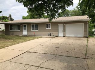 912 20th Ave NW, Minot, ND 58703